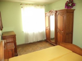 vand-apartament-cu-trei-camere-1